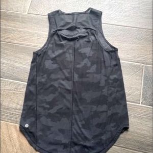 Lululemon Sculpt Tank Black/Gray Camo Print - size 4
